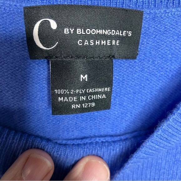 C by Bloomingdale’s cashmere sweater periwinkle blue size medium - Picture 3 of 5